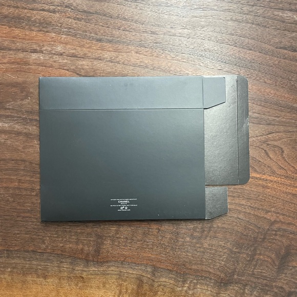 NIB CHANEL NEOPRENE MAKEUP POUCH TIFFANY BLUE - Picture 8 of 9